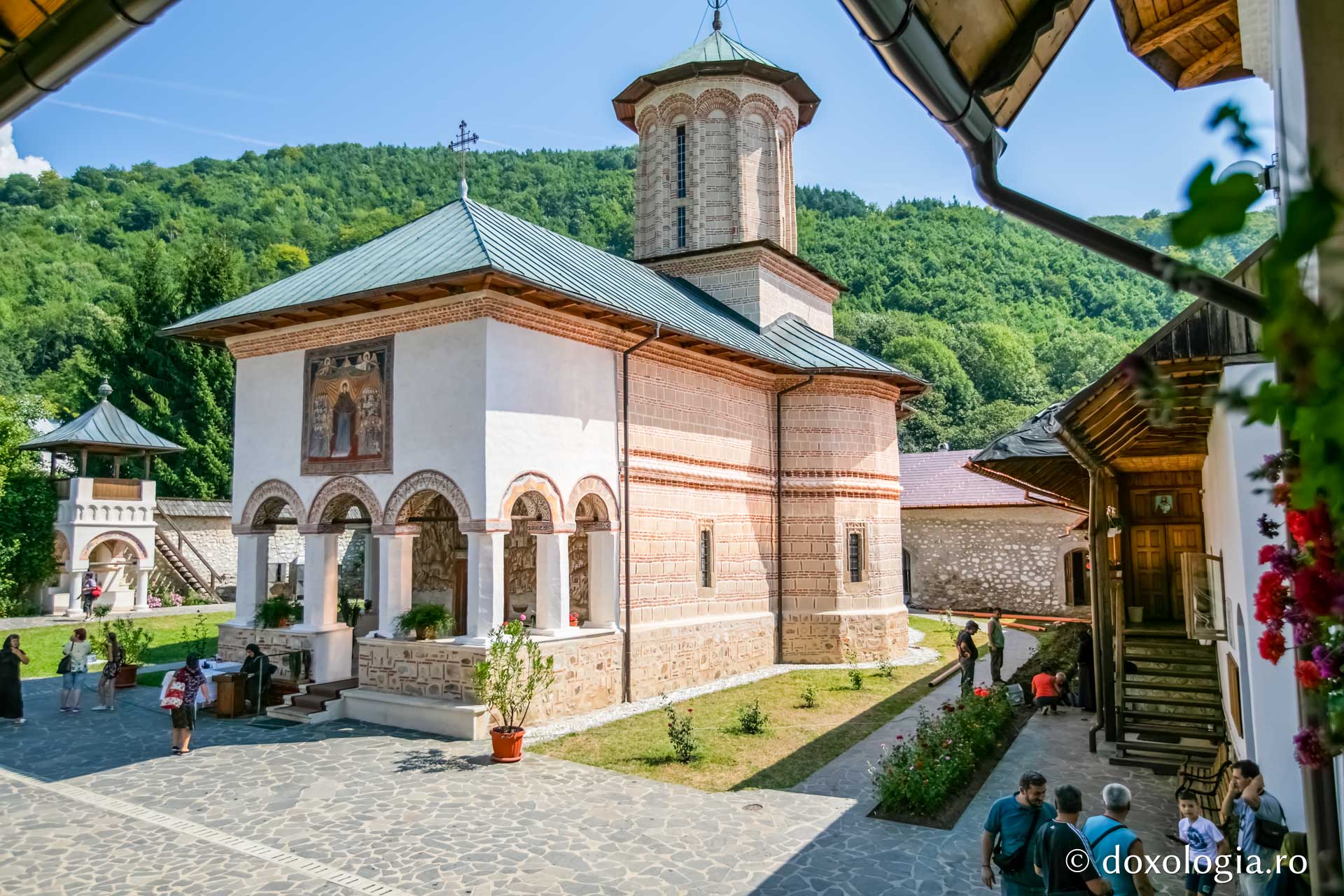 „Bine este cuvântat cel ce vine întru numele Domnului”, la Mănăstirea Polovragi