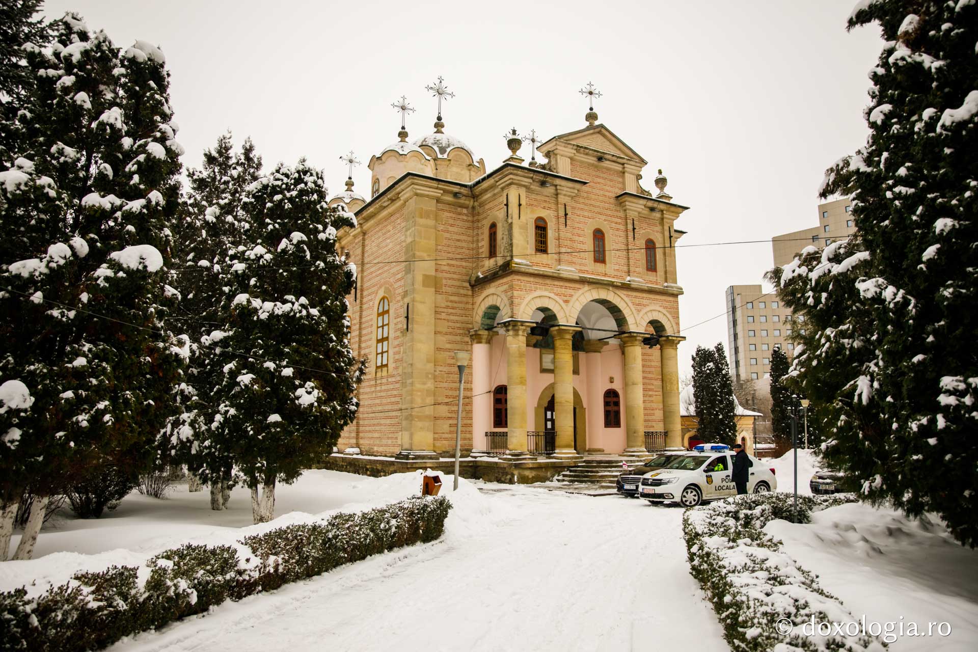 Foto: Pr. Silviu Cluci Poetul şi diplomatul georgian Bessarion Gabashvili, comemorat la Iaşi