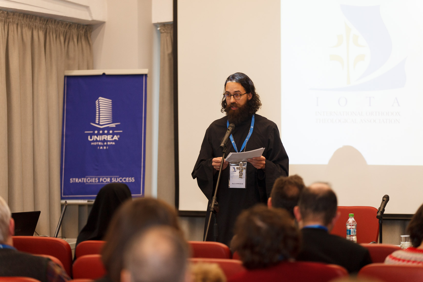 Sesiune de comunicări în cadrul Conferinței Internaţionale IOTA