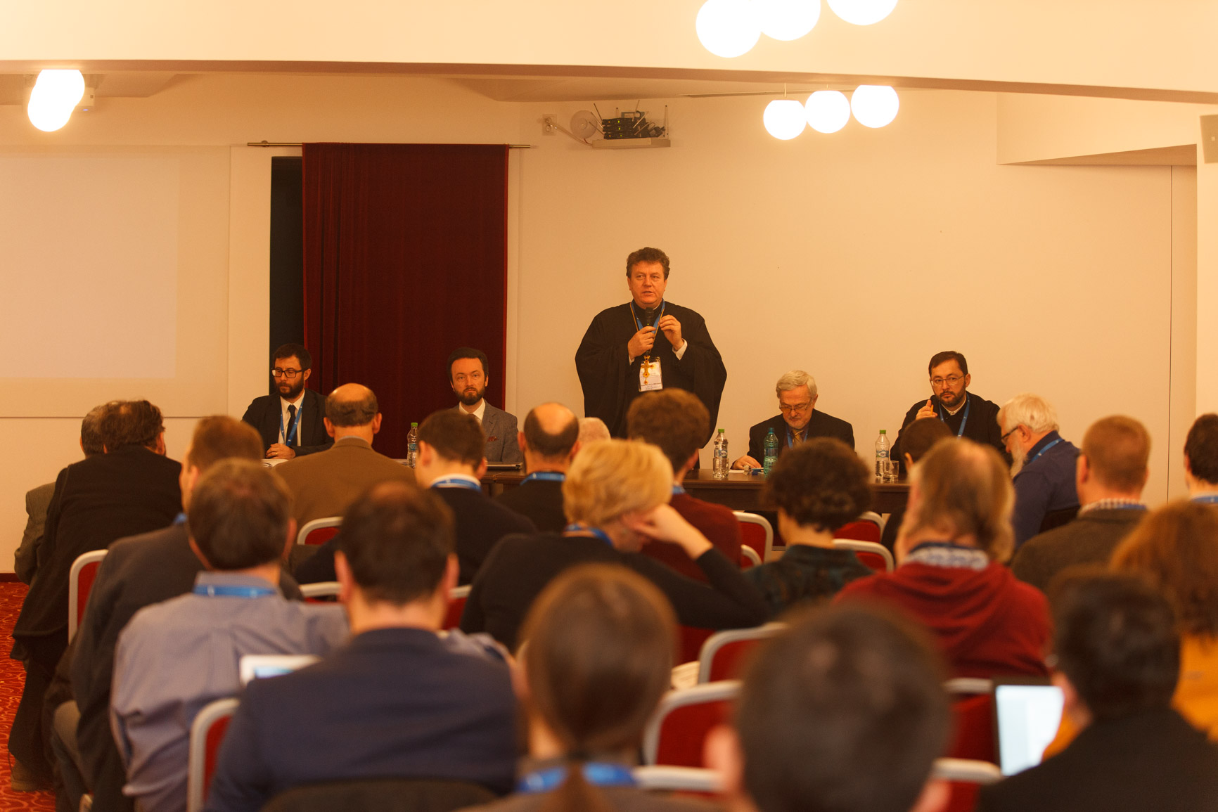 Sesiune de comunicări în cadrul Conferinței Internaţionale IOTA