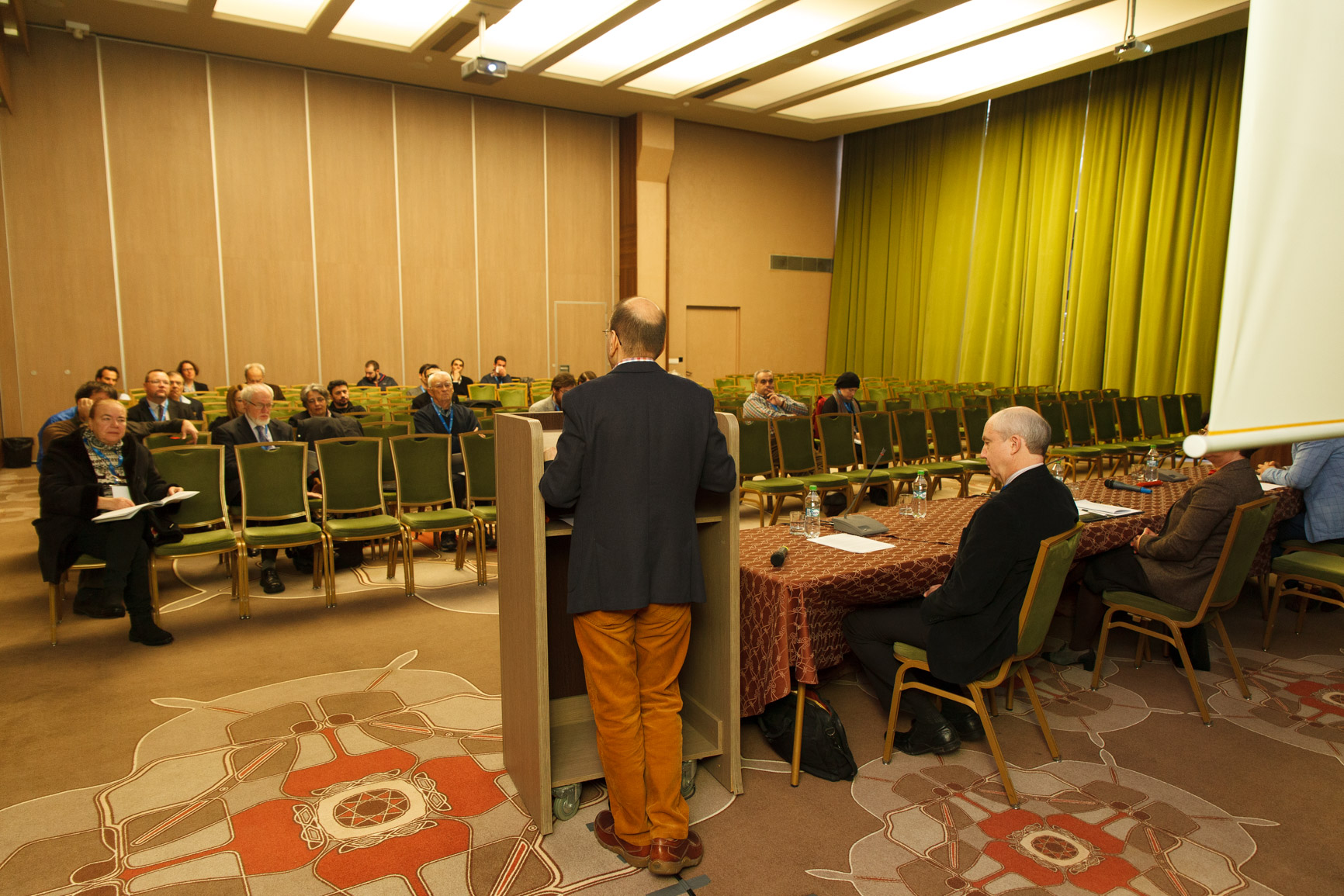 Sesiune de comunicări în cadrul Conferinței Internaţionale IOTA