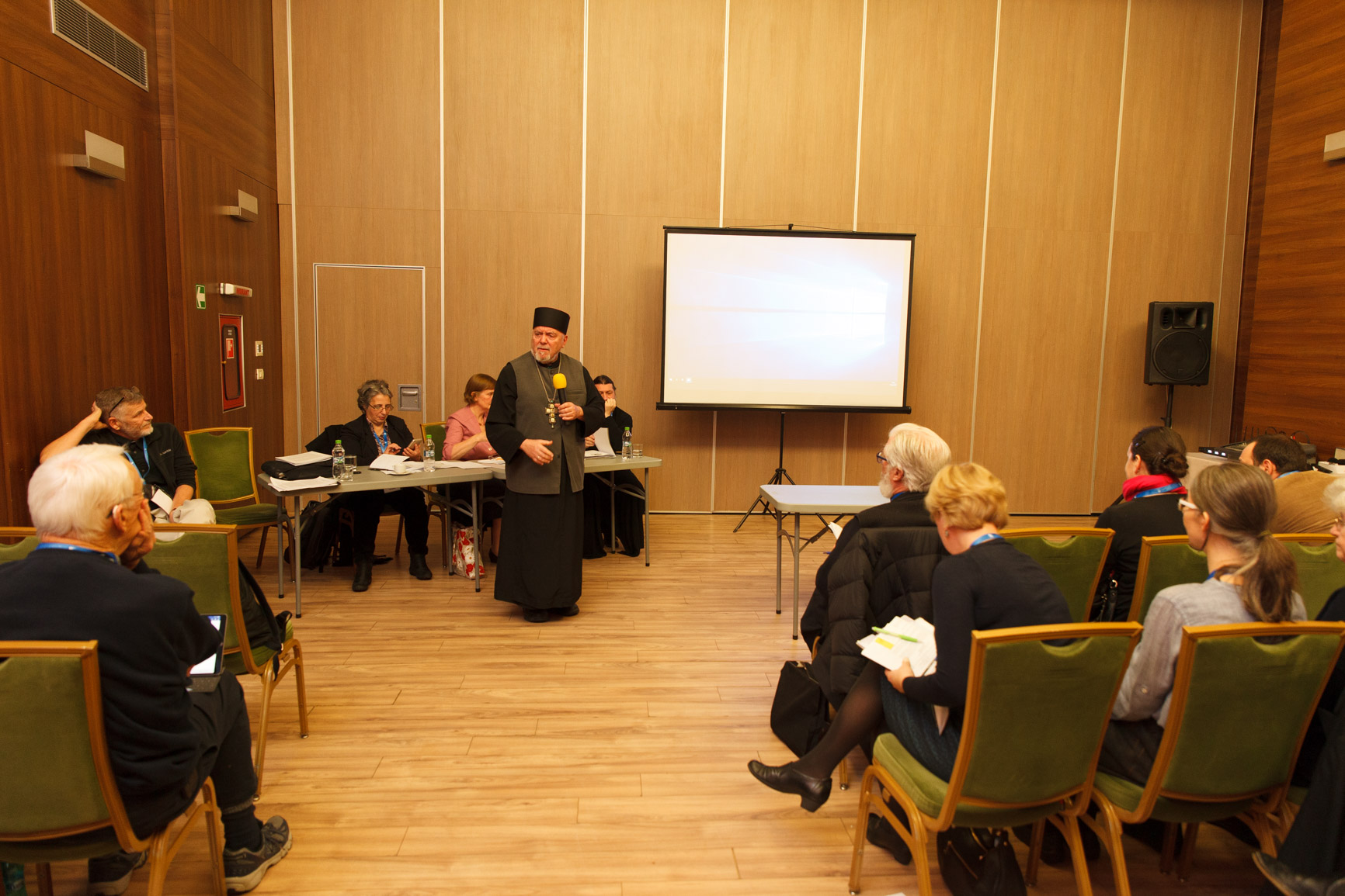 Sesiune de comunicări în cadrul Conferinței Internaţionale IOTA