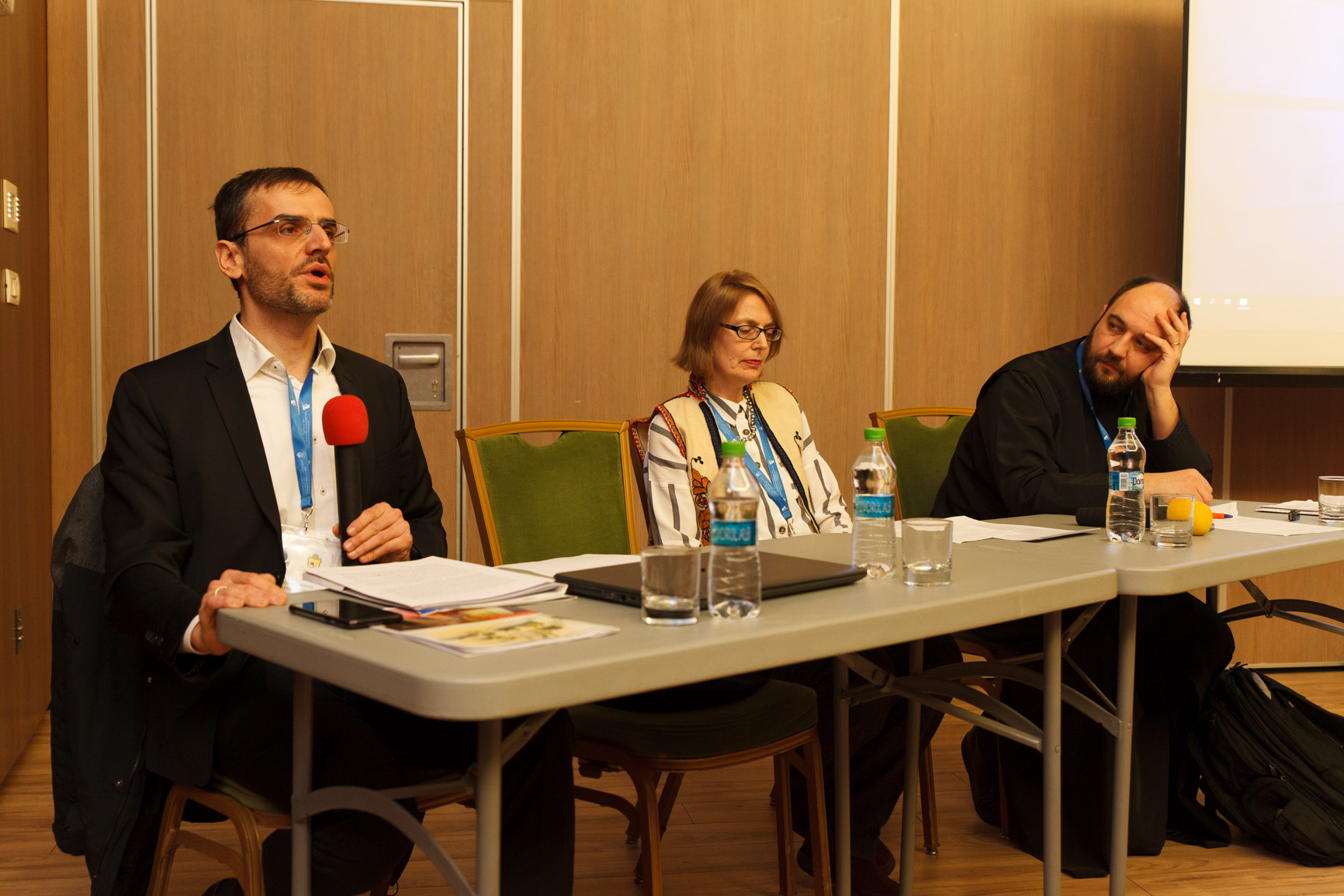 Sesiune de comunicări în cadrul Conferinței Internaţionale IOTA