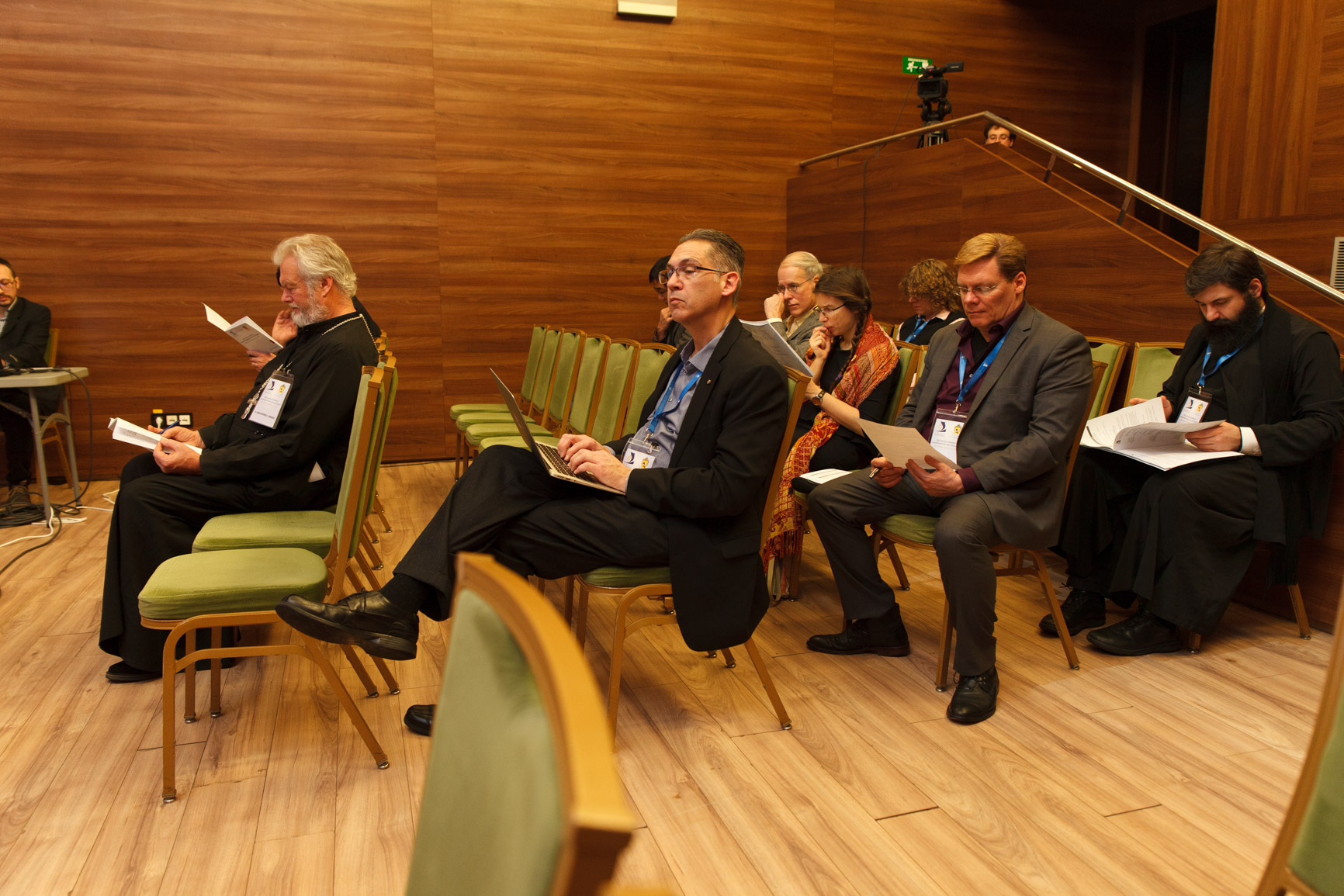 Sesiune de comunicări în cadrul Conferinței Internaţionale IOTA