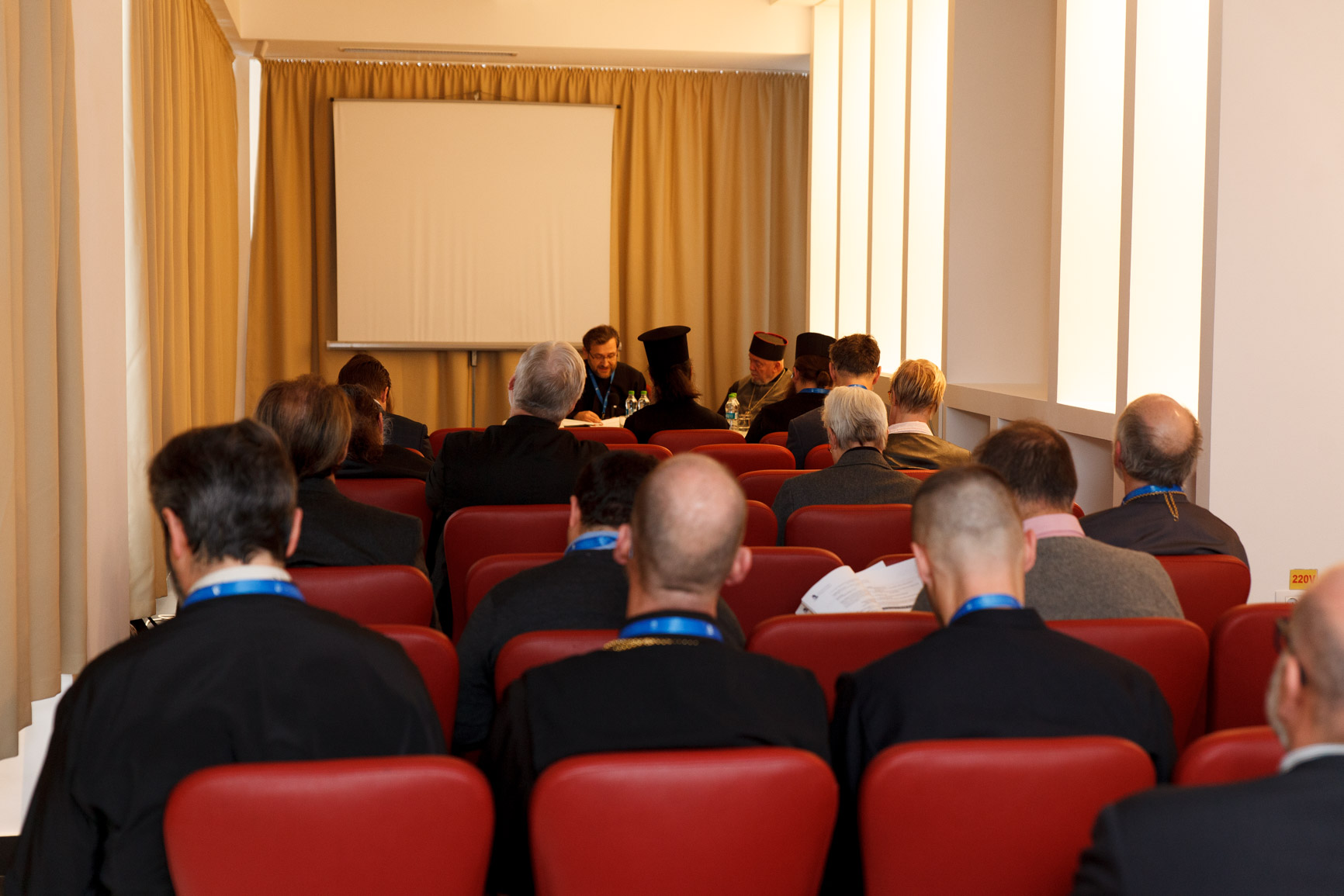 Sesiune de comunicări în cadrul Conferinței Internaţionale IOTA