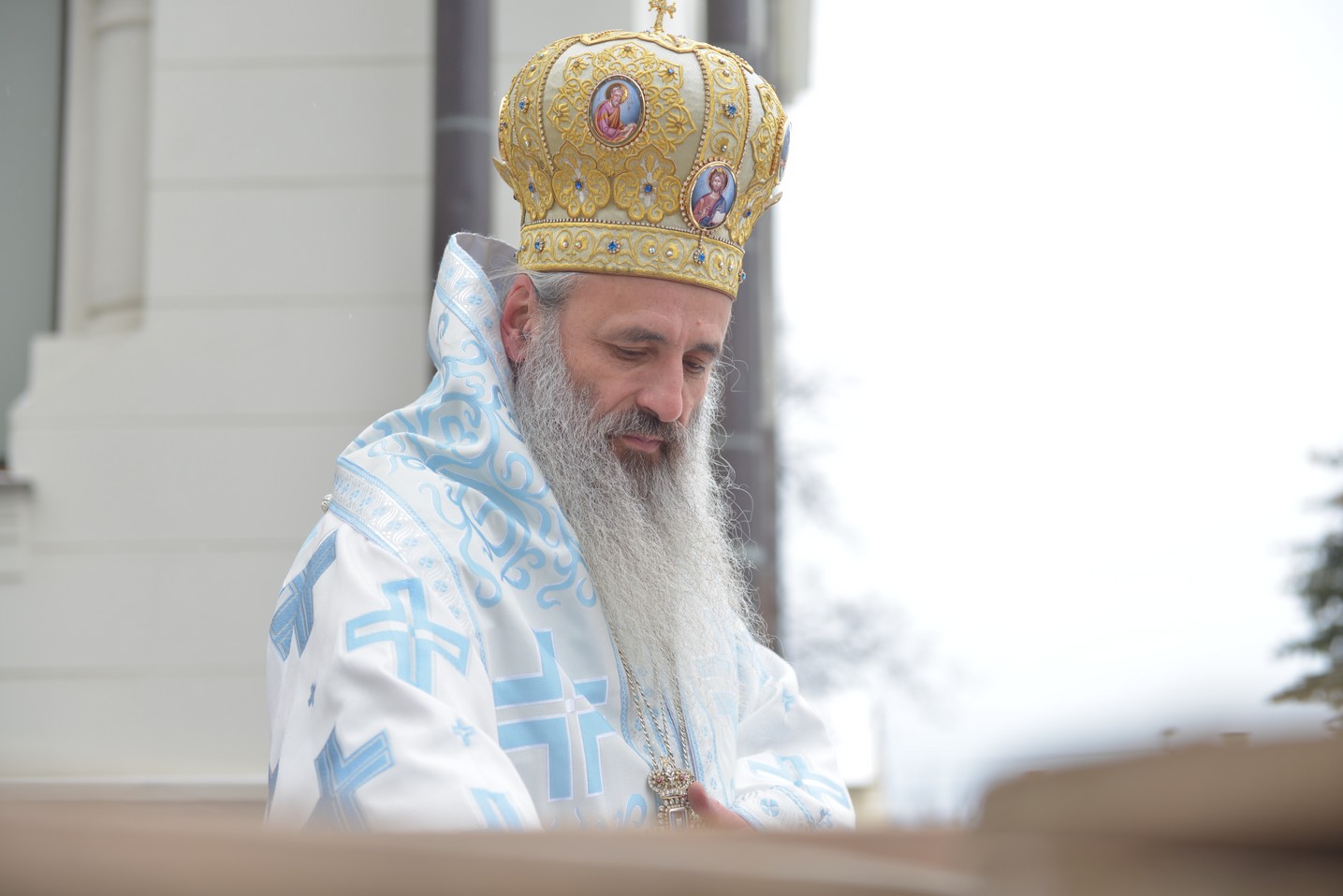 Foto: Alex Atudori Slujire cu 2 arhierei la Iași: „Sărbătoarea Bobotezei ne arată că Dumnezeu binecuvântează întreaga creaţie”