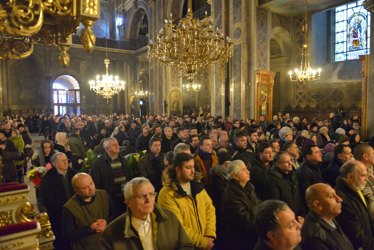 Foto: Alex Atudori Slujire cu 2 arhierei la Iași: „Sărbătoarea Bobotezei ne arată că Dumnezeu binecuvântează întreaga creaţie”