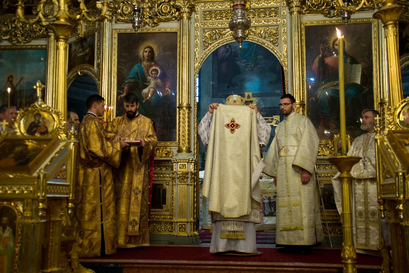 Liturghie arhierească în cinstea Mitropolitului Iosif „cel sfânt şi milostiv”