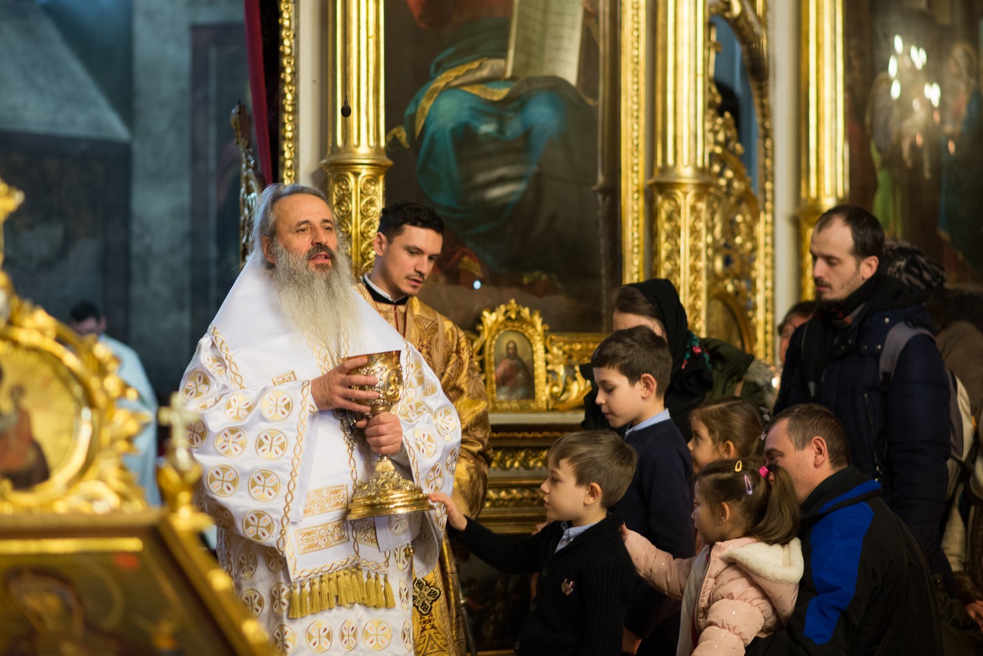 Liturghie arhierească în cinstea Mitropolitului Iosif „cel sfânt şi milostiv”