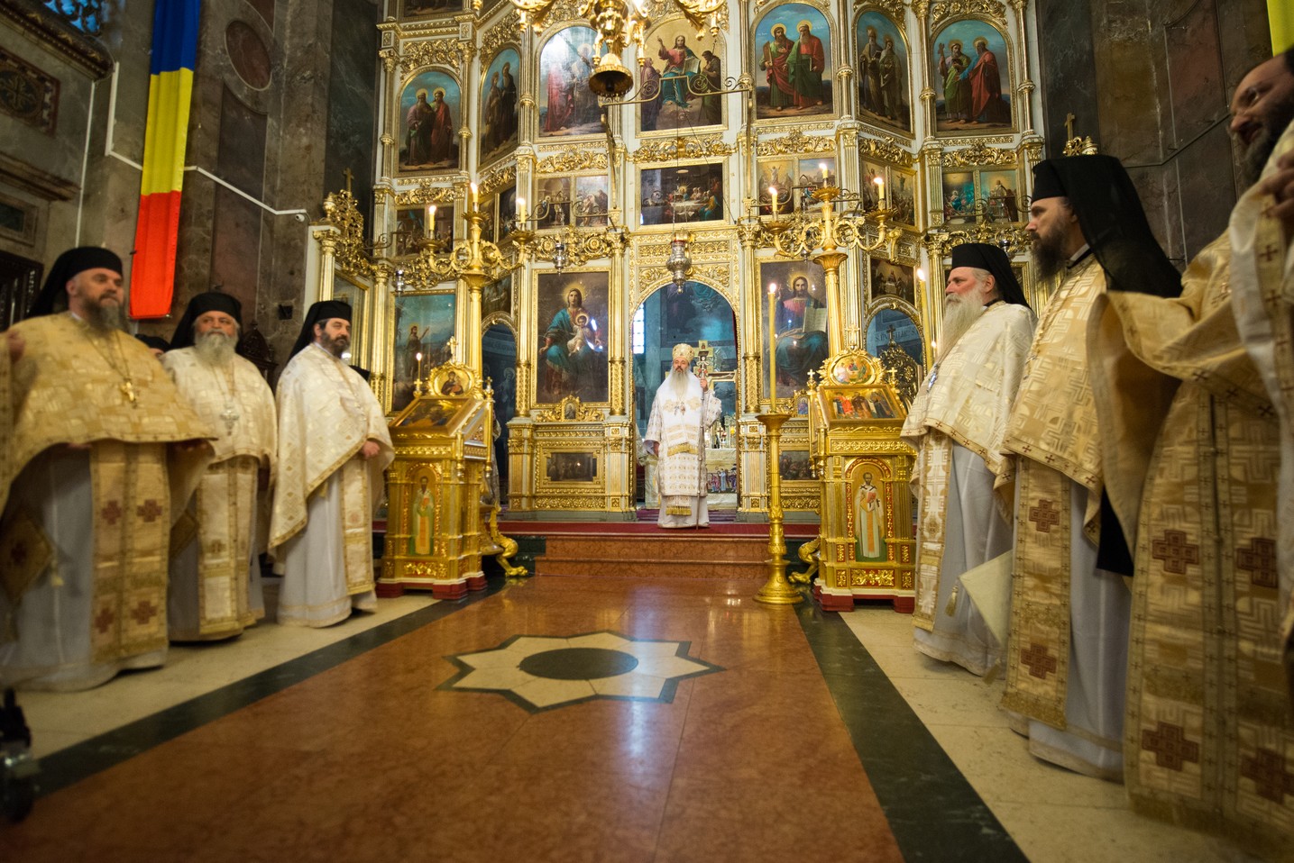 Liturghie arhierească în cinstea Mitropolitului Iosif „cel sfânt şi milostiv”