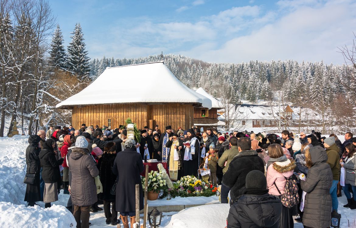 Părintele Proclu pomenit la mormântul său de la Sihăstria Putnei