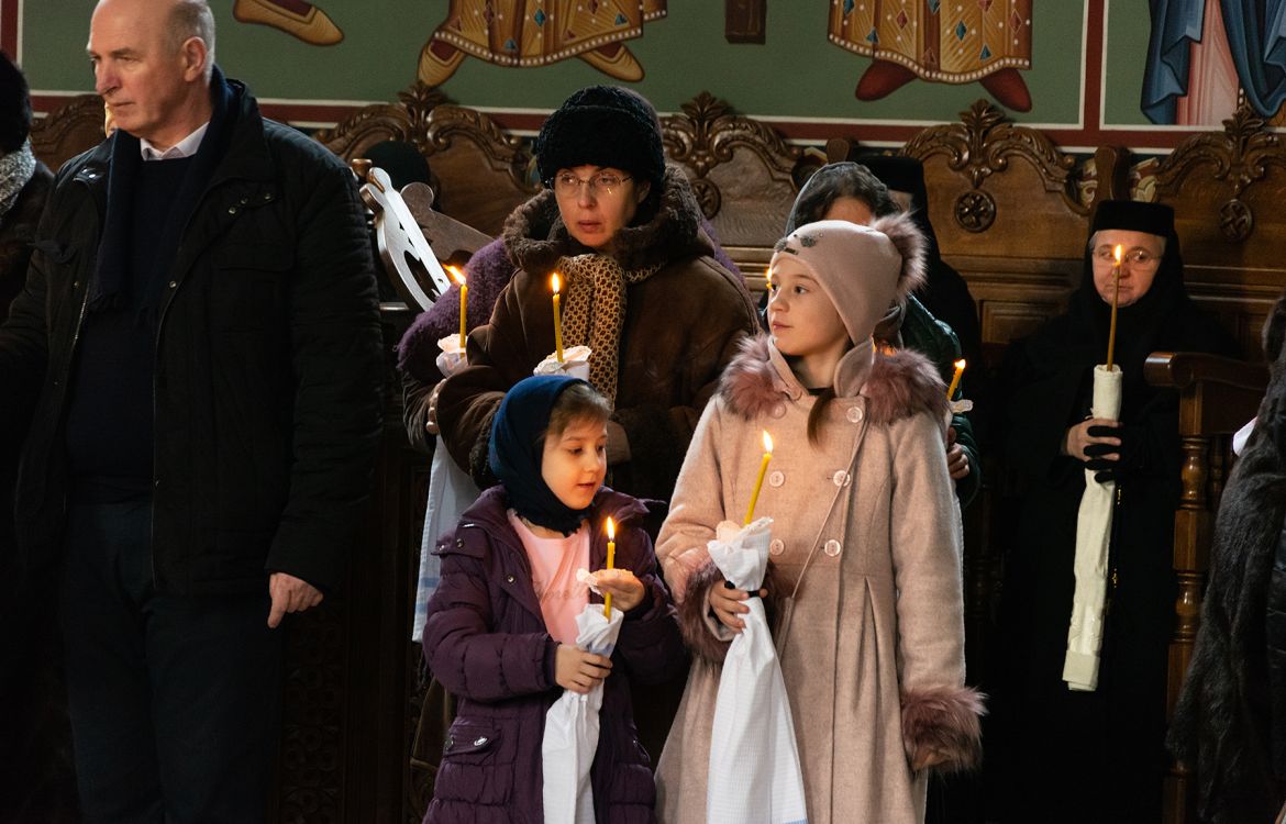 Părintele Proclu pomenit la mormântul său de la Sihăstria Putnei