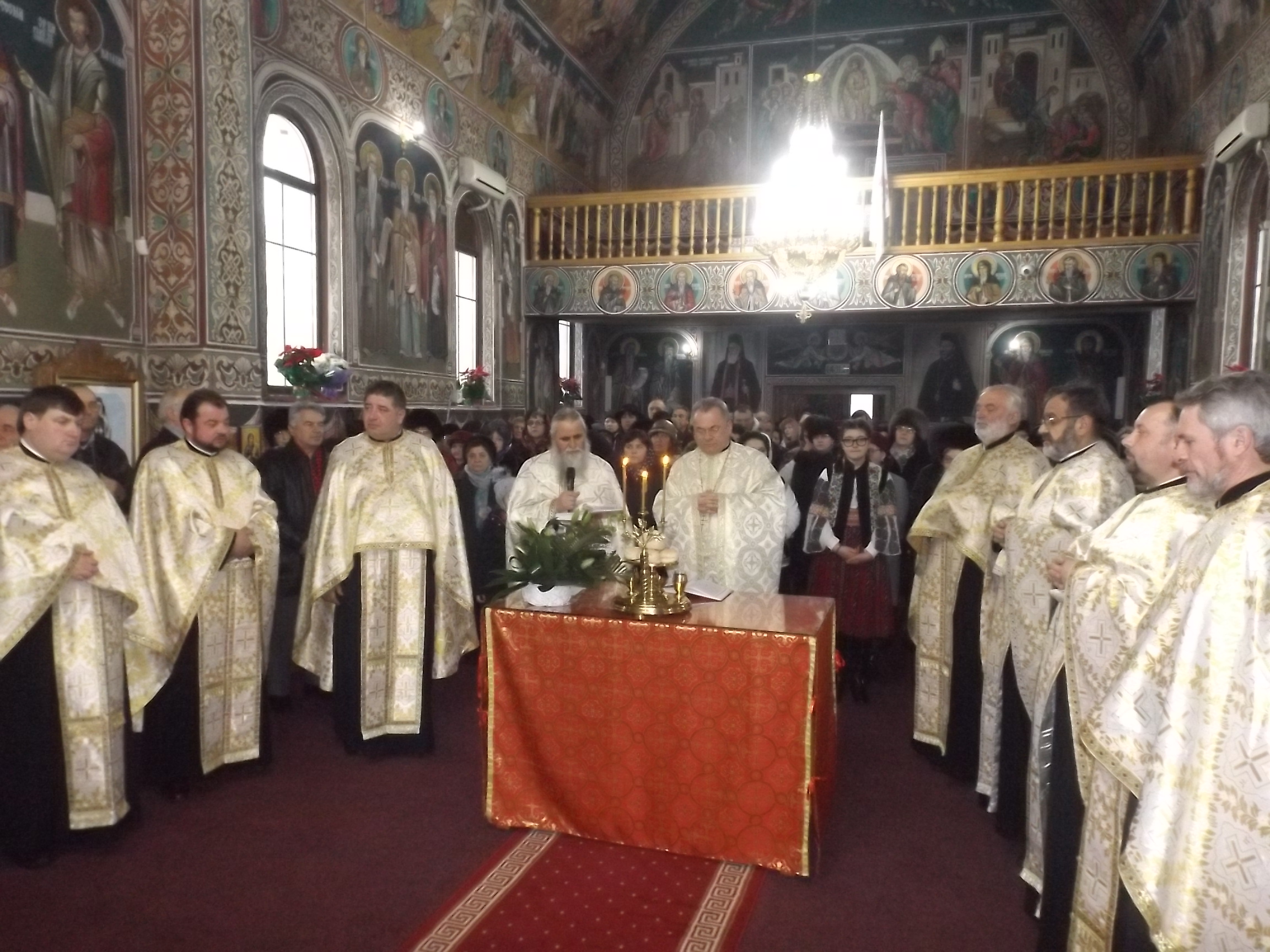 Seară duhovnicească în Parohia „Sfinţii Trei Ierarhi” din Buhuși