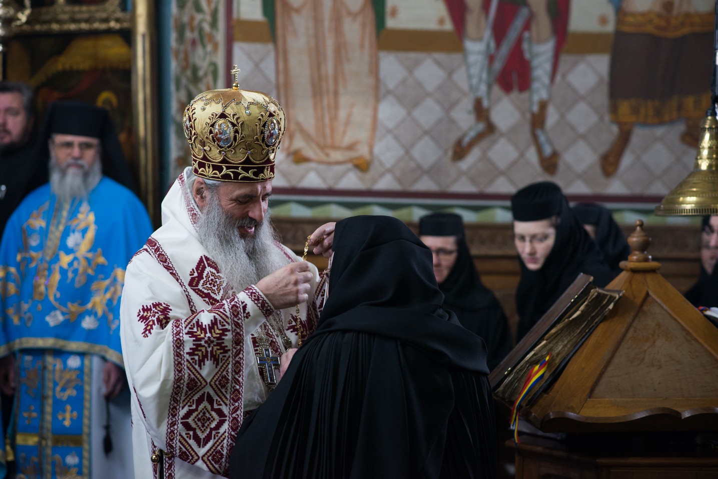 „Crucea Patriarhală” pentru stareța Mănăstirii Vorona: „Maica Teofana a trebuit să se facă tuturor toate”