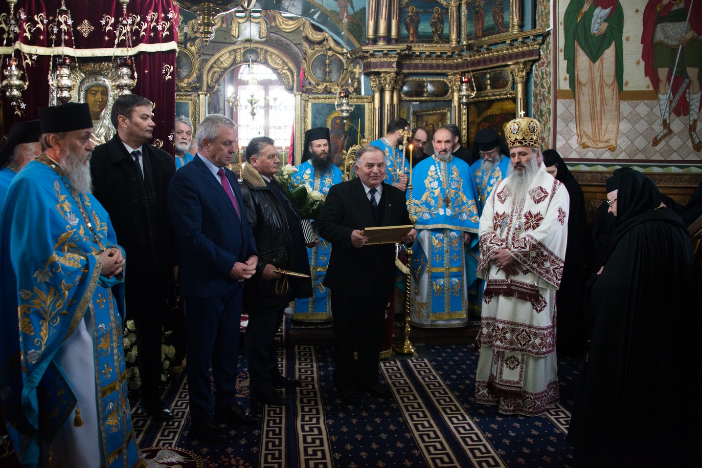 „Crucea Patriarhală” pentru stareța Mănăstirii Vorona: „Maica Teofana a trebuit să se facă tuturor toate”