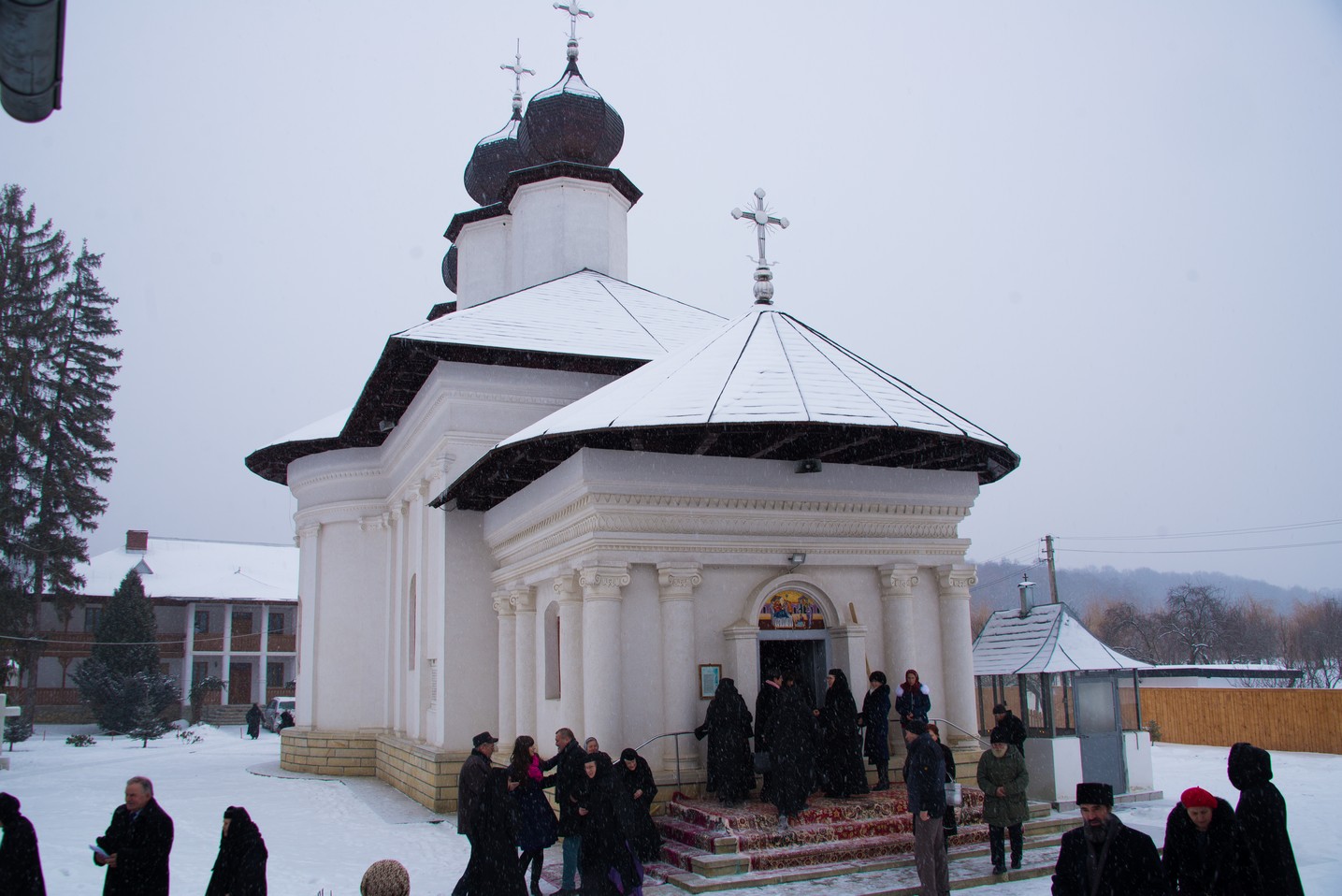 „Crucea Patriarhală” pentru stareța Mănăstirii Vorona: „Maica Teofana a trebuit să se facă tuturor toate”