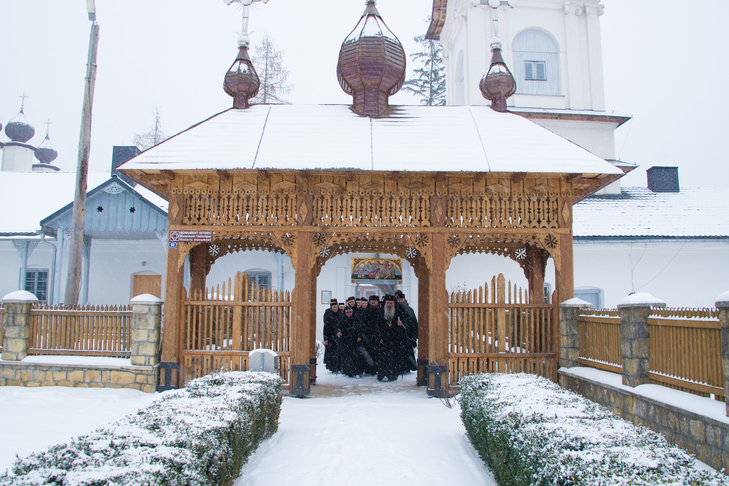 „Crucea Patriarhală” pentru stareța Mănăstirii Vorona: „Maica Teofana a trebuit să se facă tuturor toate”