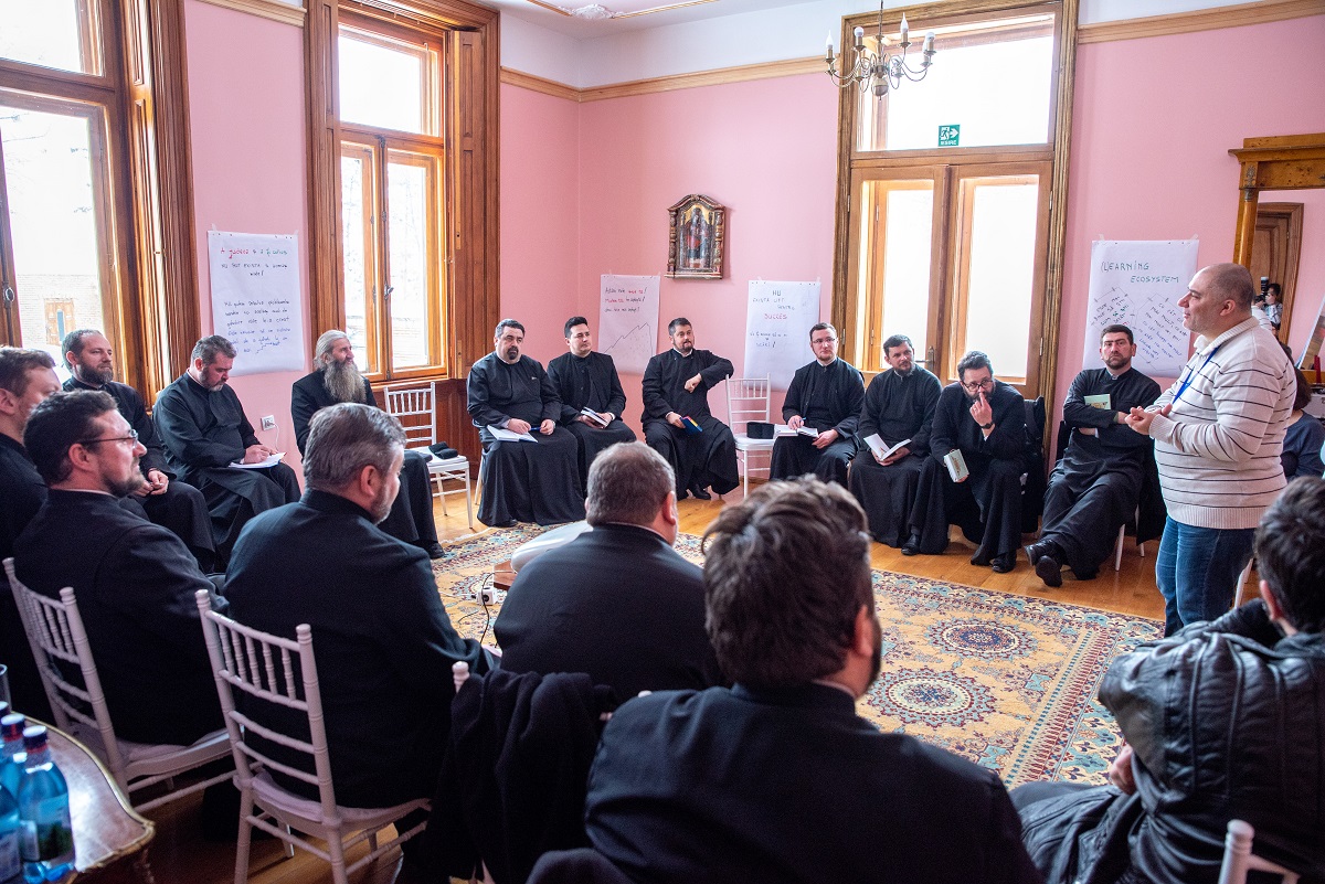 Training „Preotul şi tinerii” în Protopopiatul Hârlău