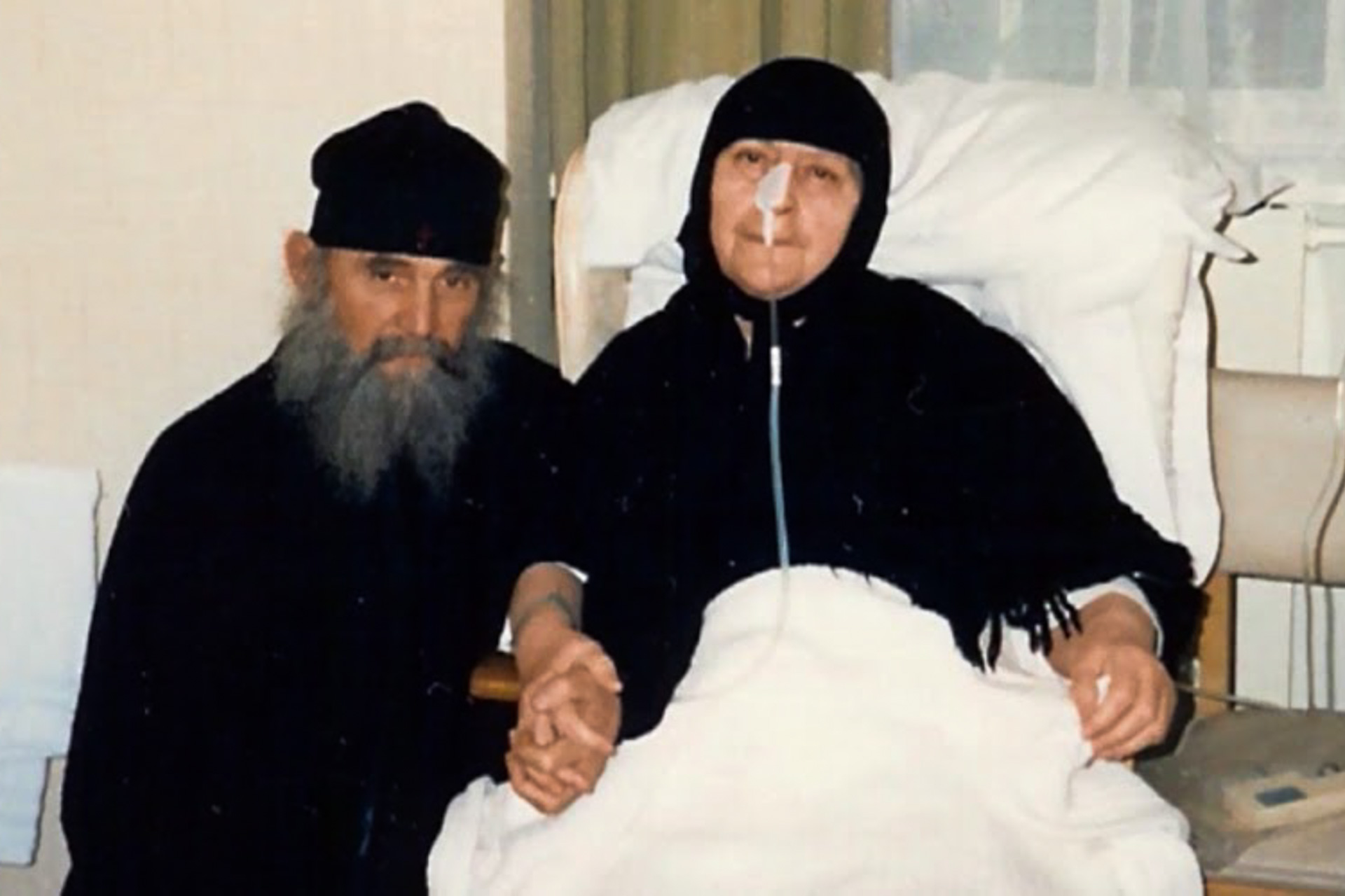 Alături de părintele Efrem Filotheitul Stareța Macrina Vassopoulos și părintele Efrem Filotheitul