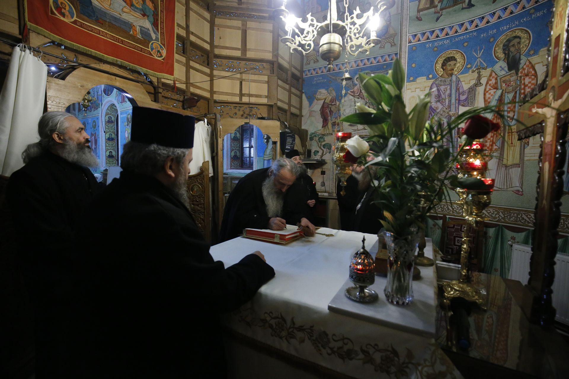 Șapte ierarhi, în pelerinaj în patria Patriarhului Teoctist