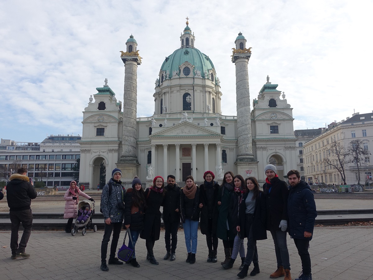 Pe urmele istoriei: Tinerii din ATOR Iaşi, la Viena