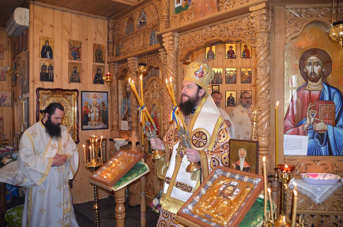 Liturghie arhierească la hramul Bisericii „Sfântul Haralambie” din Suceava