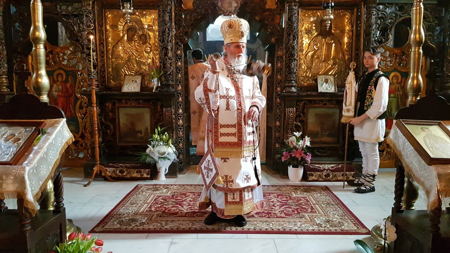 Liturghie arhierească la Suceava: „Să stăruim în rugăciunile noastre și Dumnezeu ne va da întotdeauna ceva”