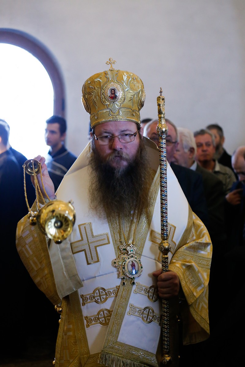 Foto: Alexandru Moroianu Liturghie cu patru arhierei la Mănăstirea Zosin din Botoșani: „Casa omului este sufletul său”