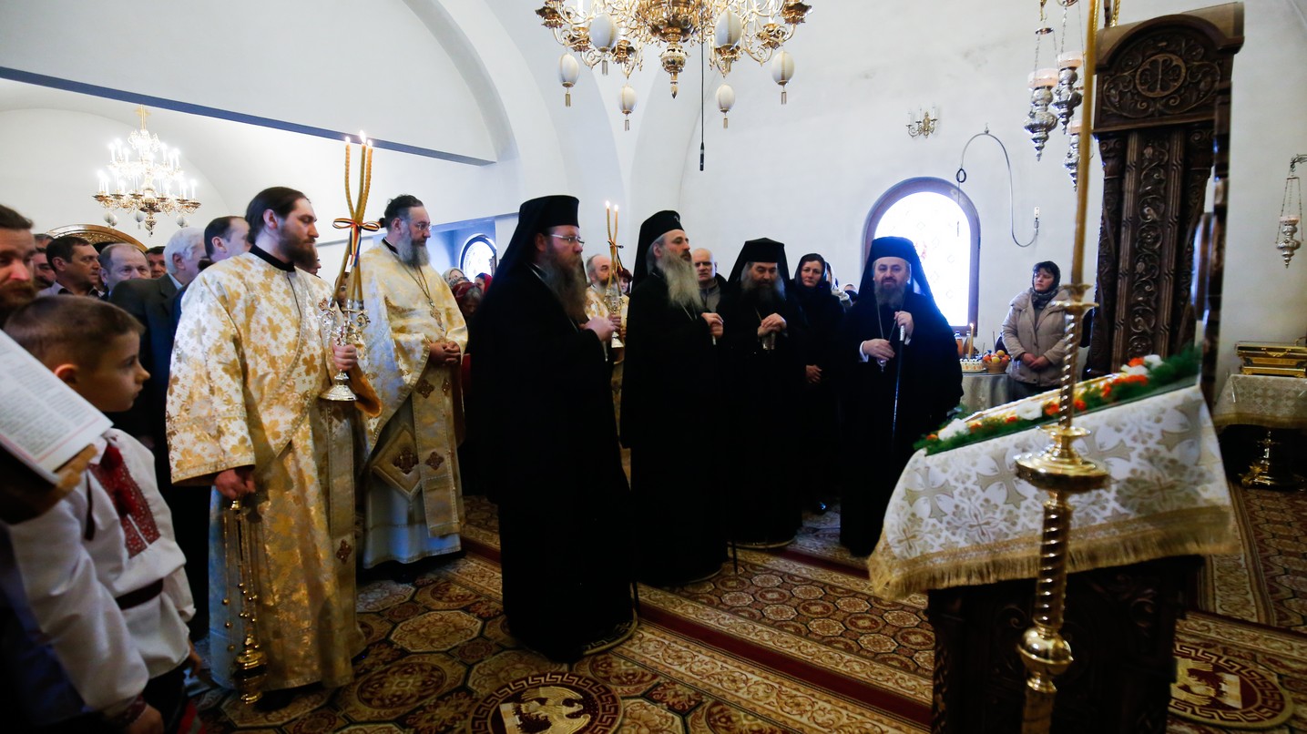 Liturghie cu patru arhierei la Mănăstirea Zosin din Botoșani: „Casa omului este sufletul său”