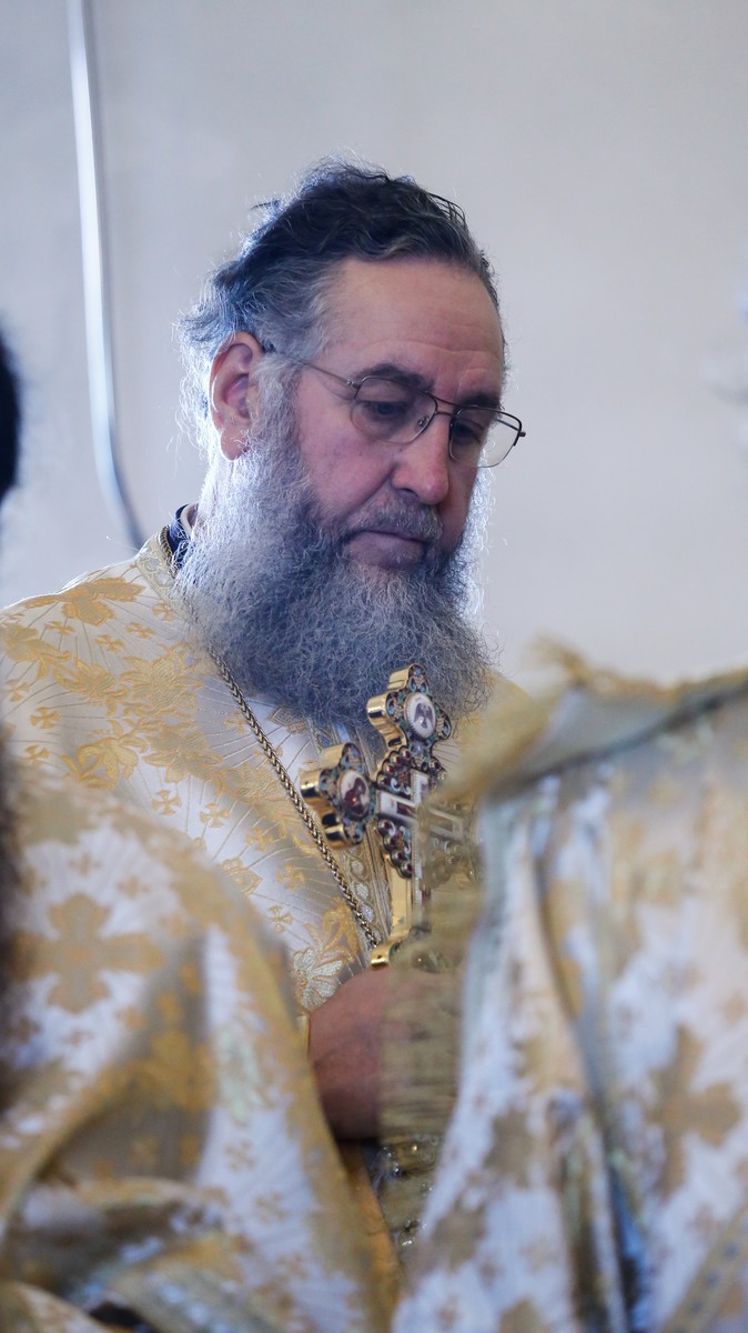Foto: Alexandru Moroianu Liturghie cu patru arhierei la Mănăstirea Zosin din Botoșani: „Casa omului este sufletul său”