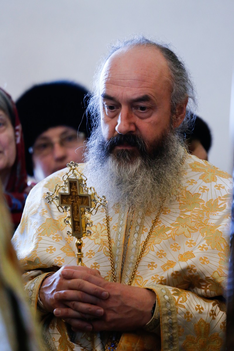 Foto: Alexandru Moroianu Liturghie cu patru arhierei la Mănăstirea Zosin din Botoșani: „Casa omului este sufletul său”