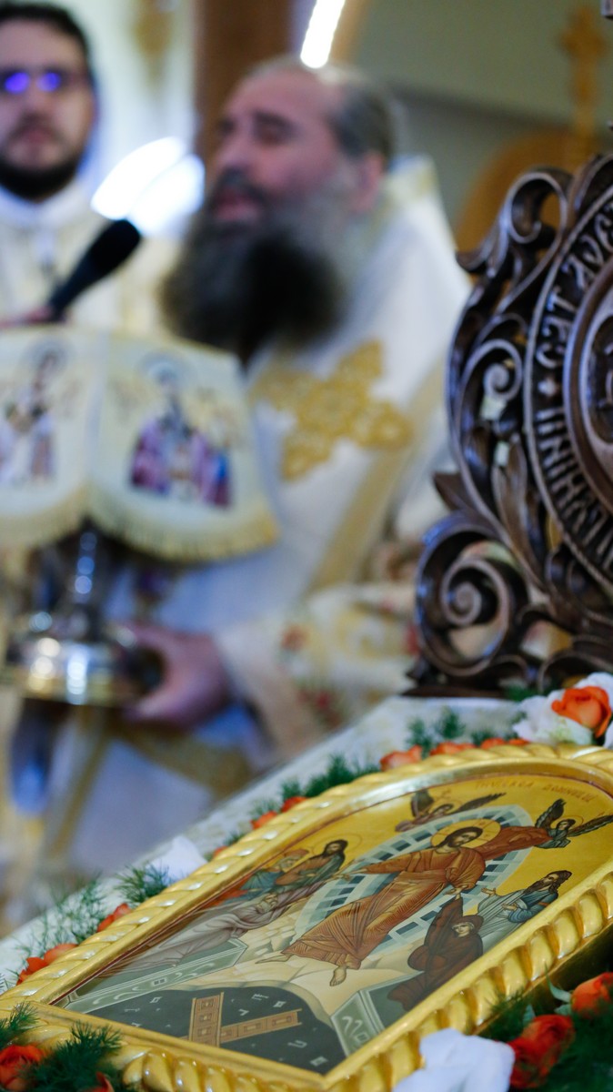 Foto: Alexandru Moroianu Liturghie cu patru arhierei la Mănăstirea Zosin din Botoșani: „Casa omului este sufletul său”
