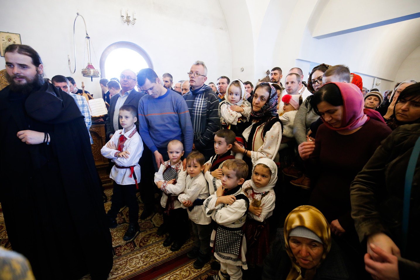 Foto: Alexandru Moroianu Liturghie cu patru arhierei la Mănăstirea Zosin din Botoșani: „Casa omului este sufletul său”