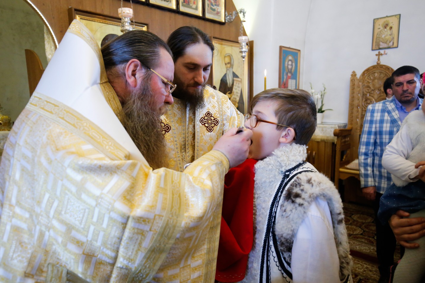 Foto: Alexandru Moroianu Liturghie cu patru arhierei la Mănăstirea Zosin din Botoșani: „Casa omului este sufletul său”