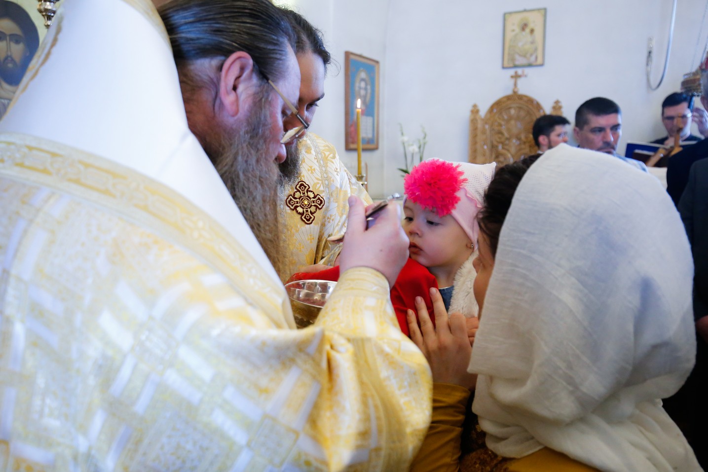 Foto: Alexandru Moroianu Liturghie cu patru arhierei la Mănăstirea Zosin din Botoșani: „Casa omului este sufletul său”