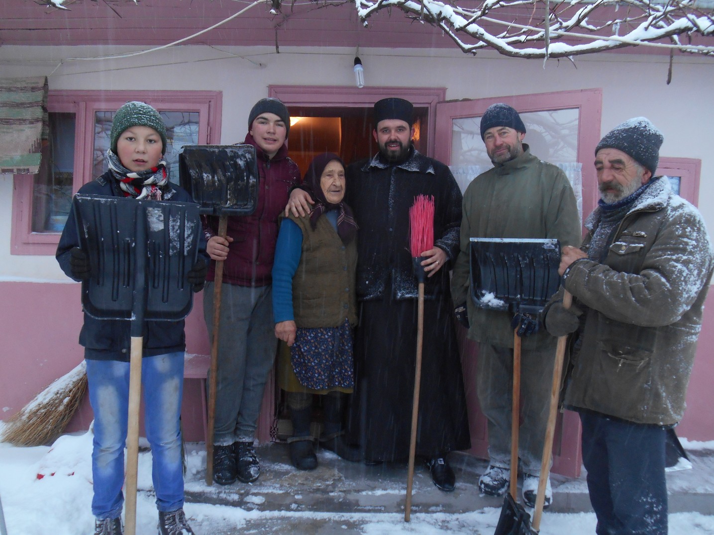 Proiectul misionar-filantropic „Lumina faptelor bune” în parohiile Chişcăreni şi Sat Nou