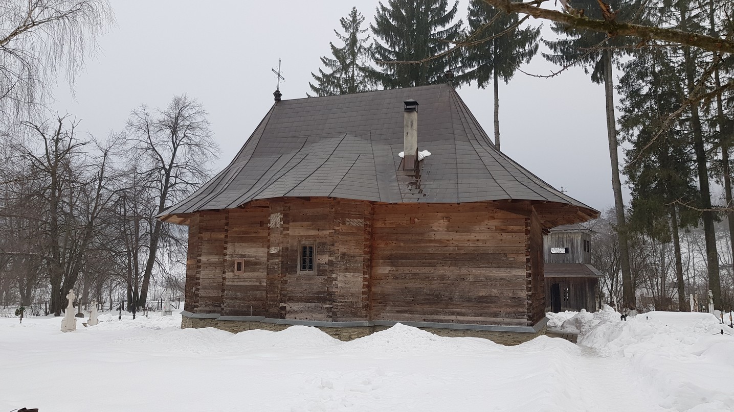 Hramul Parohiei Slătioara