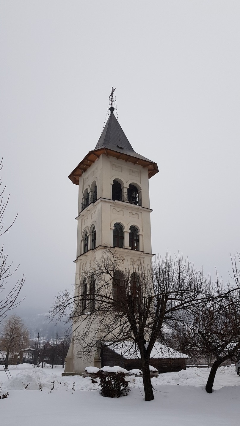 Hramul Parohiei Slătioara