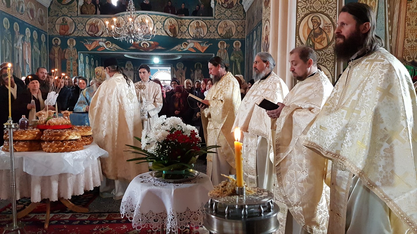 Hramul Parohiei Slătioara