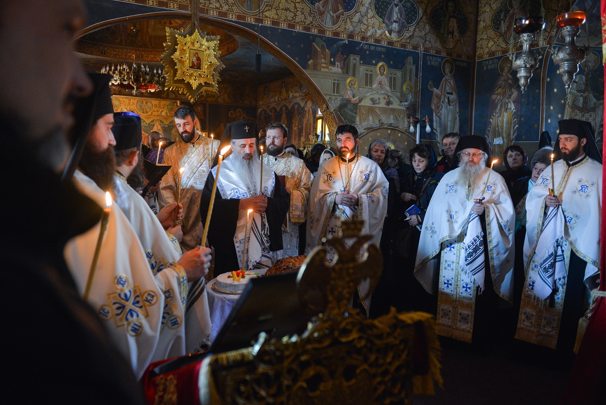 Slujbă de pomenire pentru părintele Justin Pârvu, la „împlinirea unui centenar de la nașterea sa pământească”