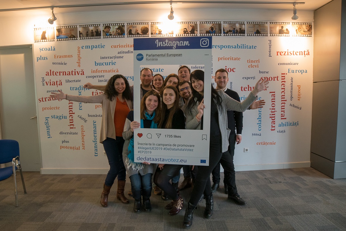 Experienţă formatoare pentru echipa de radio „Tineri către tineri”