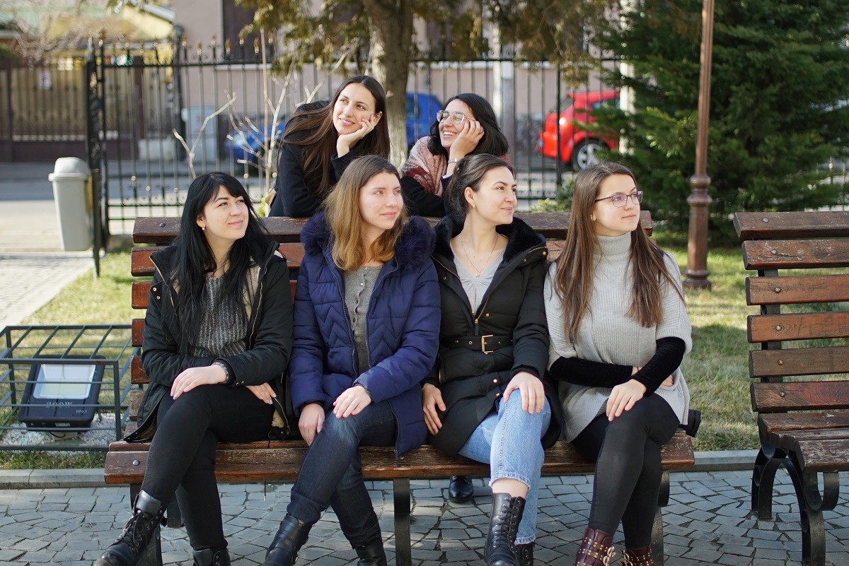 Experienţă formatoare pentru echipa de radio „Tineri către tineri”