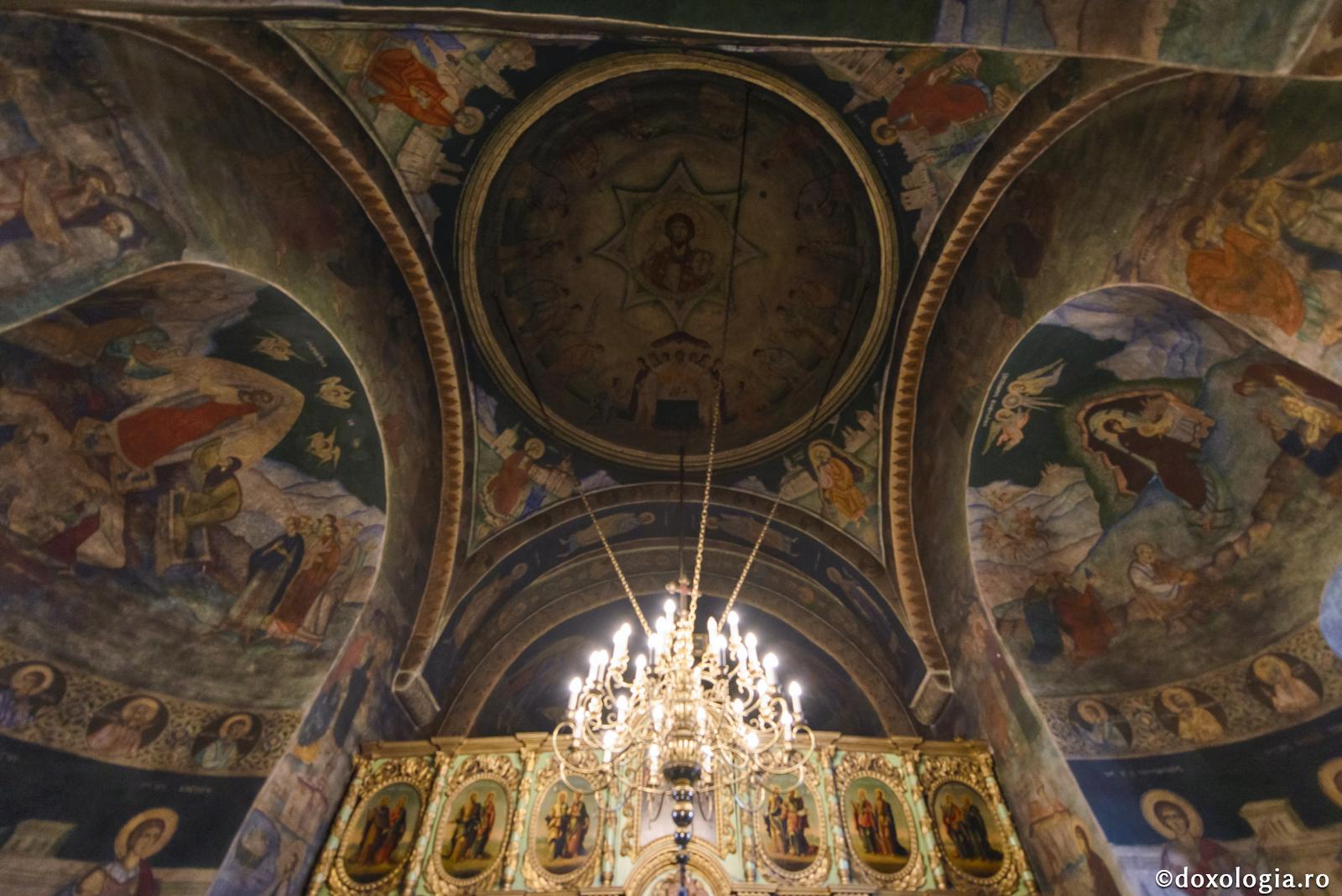 (Audio) „Avem încredințarea că dreapta credință este cea pe care nu o păzește atât omul, cât Însuși Dumnezeu cel Sfânt” - Arhim. Nichifor Horia