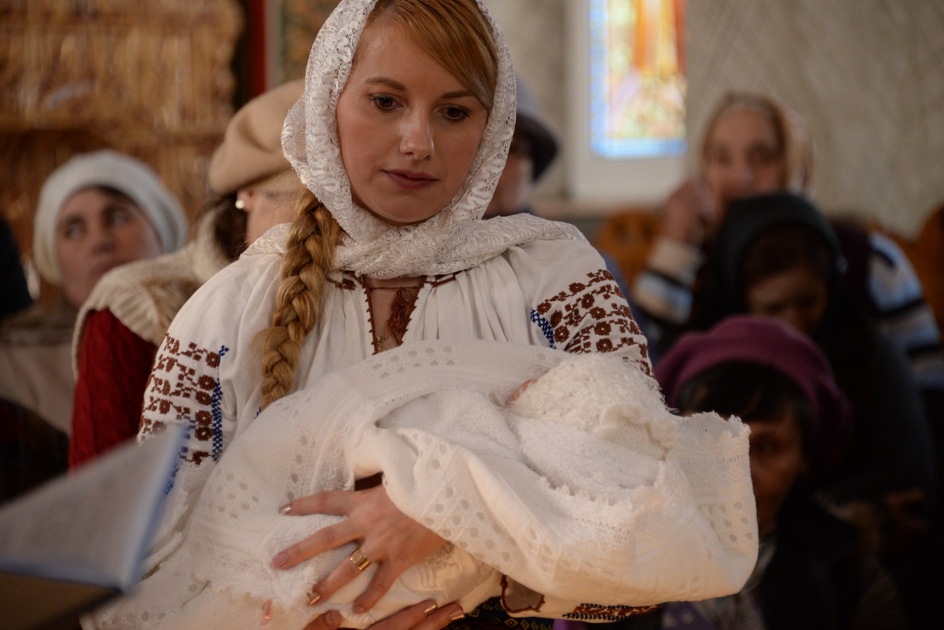 IPS Mitropolit Teofan a oficiat slujba Botezului pentru cel de-al șaptelea copil al preotului Ionuț Alexandru Figher