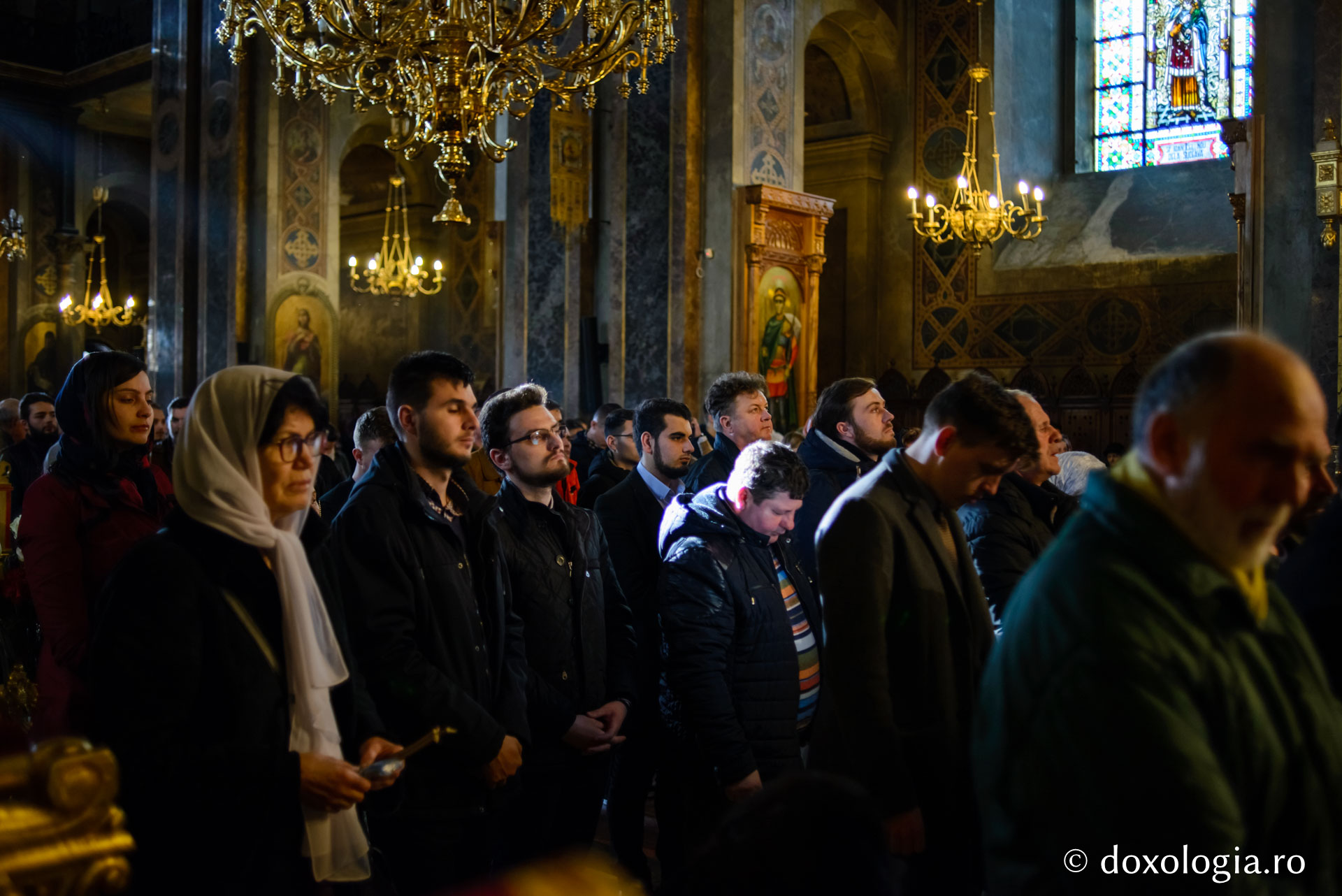 Sute de ieșeni s-au rugat la Catedrala Mitropolitană în cea de-a doua zi a Postului Mare