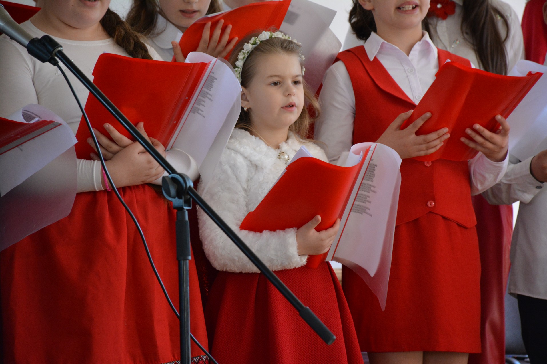 Concertul „Dragă mamă, dragă tată”, în Parohia Cozmeşti