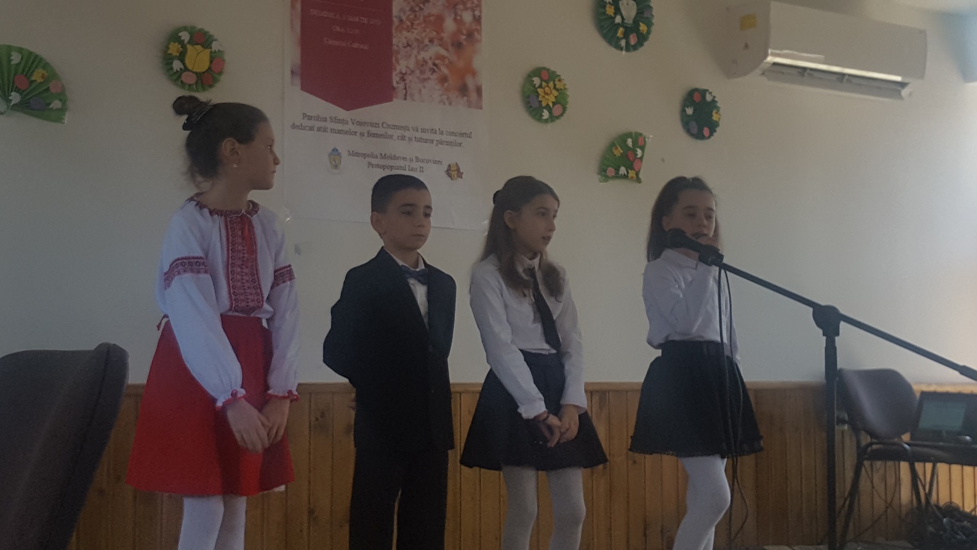 Concertul „Dragă mamă, dragă tată”, în Parohia Cozmeşti