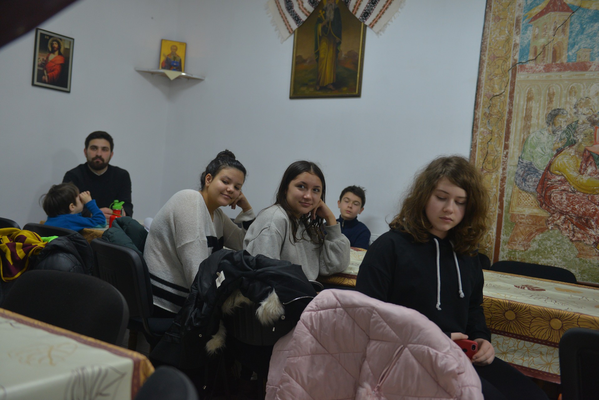 Foto: Bogdan Bulgariu „La cuptorul Tincăi”: Curs de gătit pentru copii inspirat din poveștile lui Creangă
