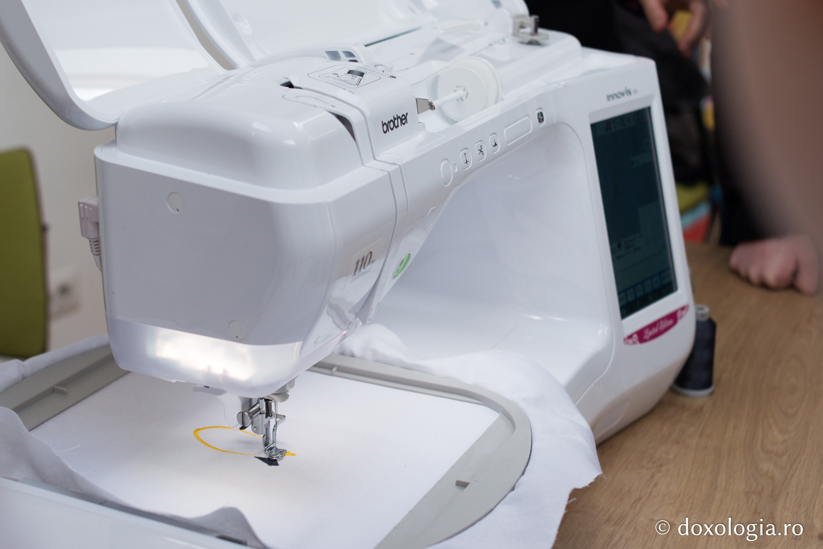 Foto: Bogdan Bulgariu Broderie computerizată – un proiect inedit pentru elevii de gimnaziu și de liceu