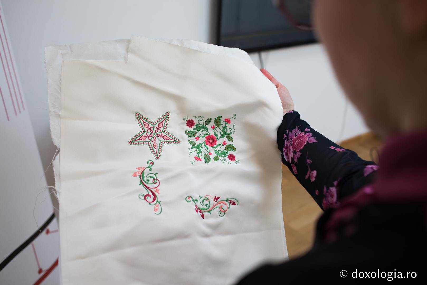 Foto: Bogdan Bulgariu Broderie computerizată – un proiect inedit pentru elevii de gimnaziu și de liceu
